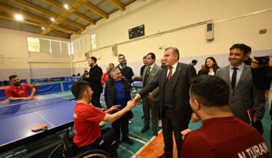 Gençlik ve Spor Bakanı Bak, sporcularla bir araya geldi
