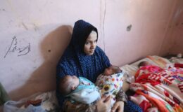 Gazze’de dördüz bebeklerin annesi: “Çocuklarıma süt bulmakta zorlanıyorum”