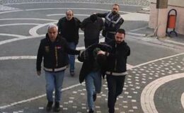 Konya’da sokakta uyuşturucu satan 2 şüpheli tutuklandı