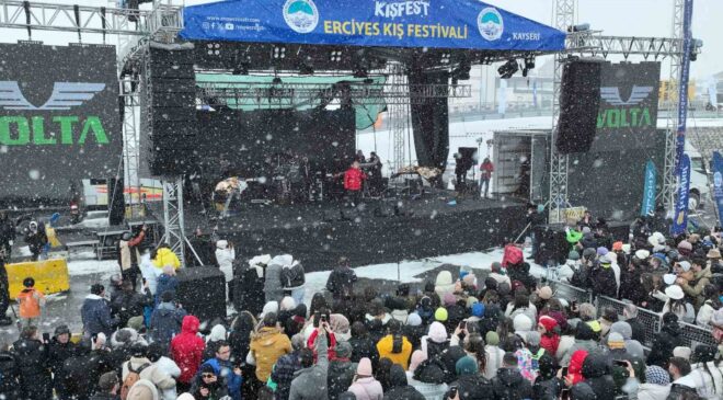 Erciyes’te kar altında Ferhat Göçer Konseri