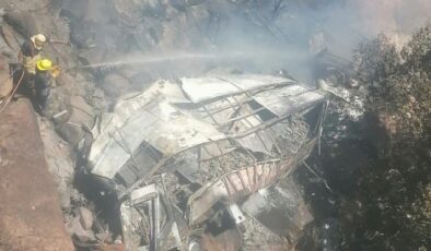Güney Afrika’da yolcu otobüsü şarampole yuvarlandı: 45 ölü
