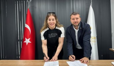 Balıkesir Büyükşehir Belediyespor, Yasemin Adar Yiğit ile yeniden anlaştı
